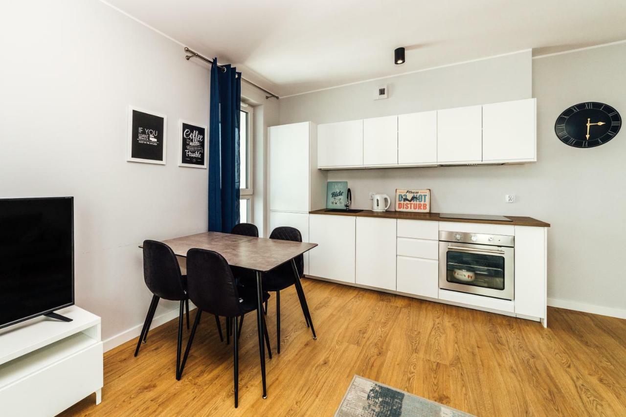 Pobookowane Stocznia Apartments Гданск Екстериор снимка