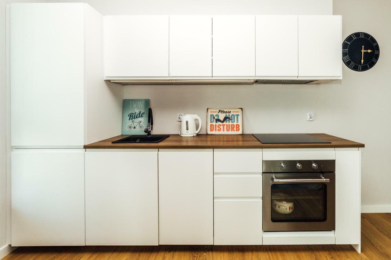 Pobookowane Stocznia Apartments Гданск Екстериор снимка