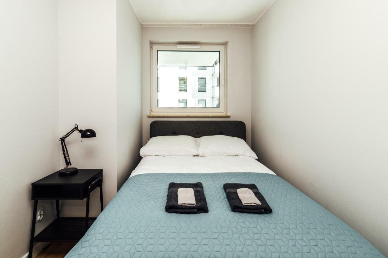 Pobookowane Stocznia Apartments Гданск Екстериор снимка