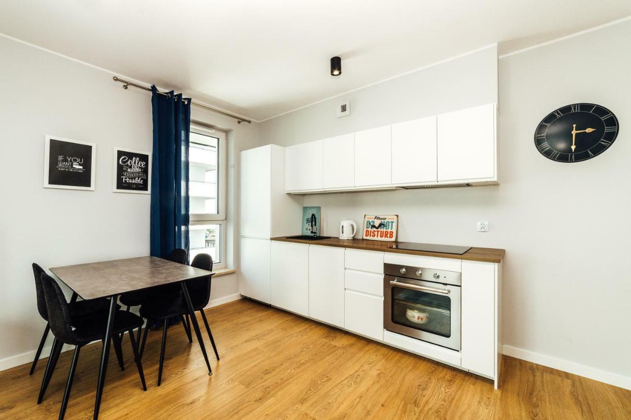 Pobookowane Stocznia Apartments Гданск Екстериор снимка