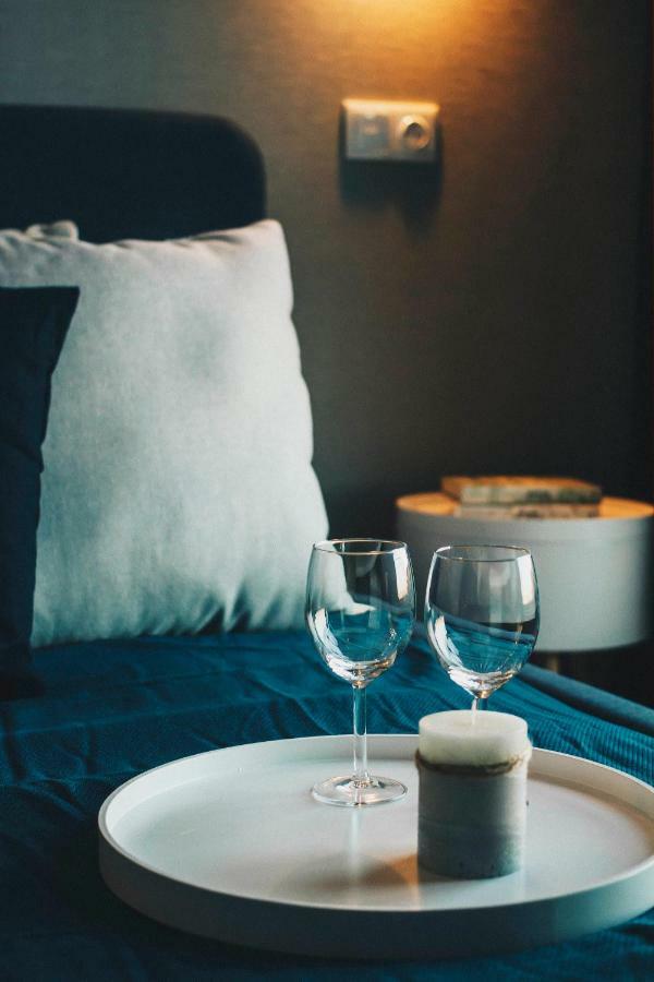Pobookowane Stocznia Apartments Гданск Екстериор снимка