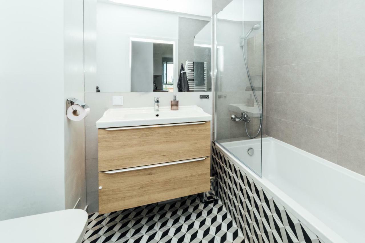 Pobookowane Stocznia Apartments Гданск Екстериор снимка